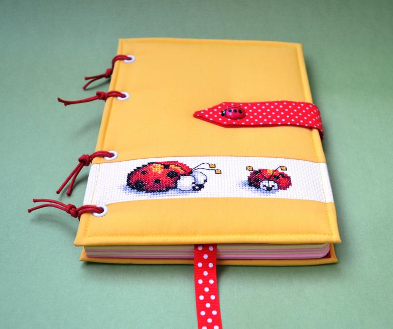 Книга своїми руками