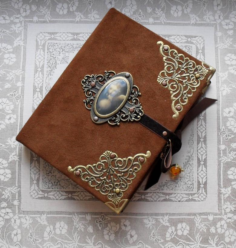 Книга своїми руками