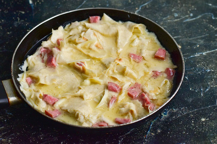 Лавашний коржик з ковбасою - смачна закуска на швидкий перекус