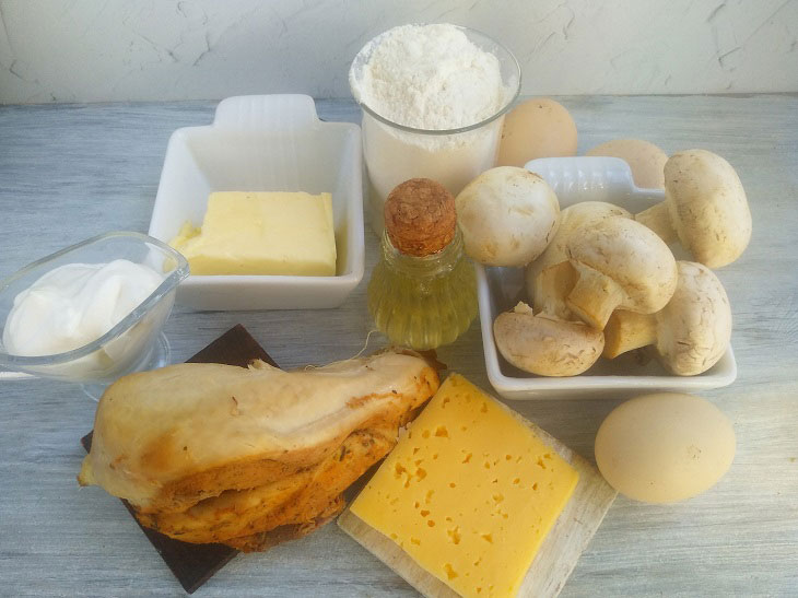 Пиріг з куркою та грибами - хрусткий і смачний